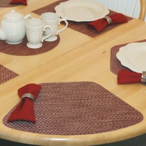 Redwood Brick & Tan Wipe-Clean Table Linen Collection