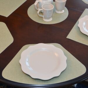 Sweet Pea Linens - Green Vinyl Wipe Clean Wedge-Shaped Placemats - Set of Four plus Center Round-Charger (SKU#: RS5-1006-V8) - Table Setting