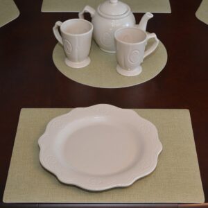 Sweet Pea Linens - Green Vinyl Wipe Clean Rectangle Placemats - Set of Six (SKU#: RS6-1002-V8) - Table Setting